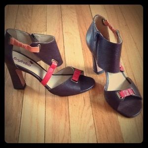 Faryl Robin block heel leather sandals, size 10